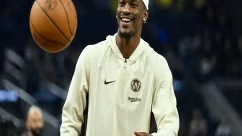 假期欢乐，加维携爱侣巴黎迪士尼共度时光定格美好